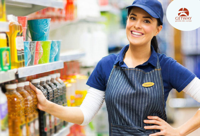 Atendentes: Conheça práticas para especializar a equipe da sua loja